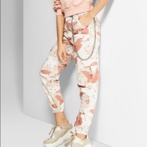 Wild Fable Desert Camo Cargo Pants 
